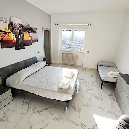 Intero Appartamento Casa Vacanze "Il Pino" Roma Infernetto Dış mekan fotoğraf