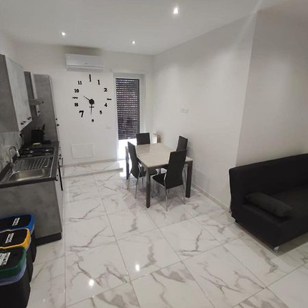 Intero Appartamento Casa Vacanze "Il Pino" Roma Infernetto Dış mekan fotoğraf
